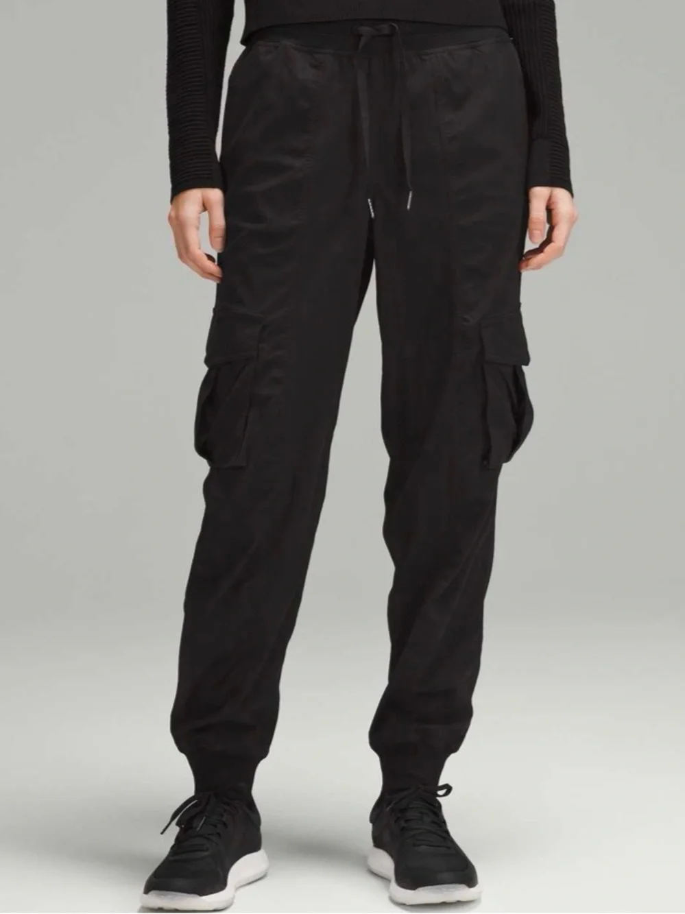 Lululemon Dance Studio Relaxed Fit Mid Rise Cargo Jogger Black - Picture 1 of 7